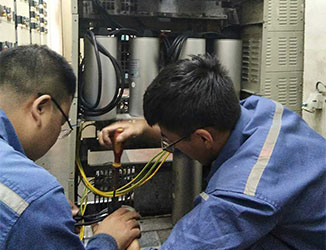 更換電力電容器 更換電力電容器