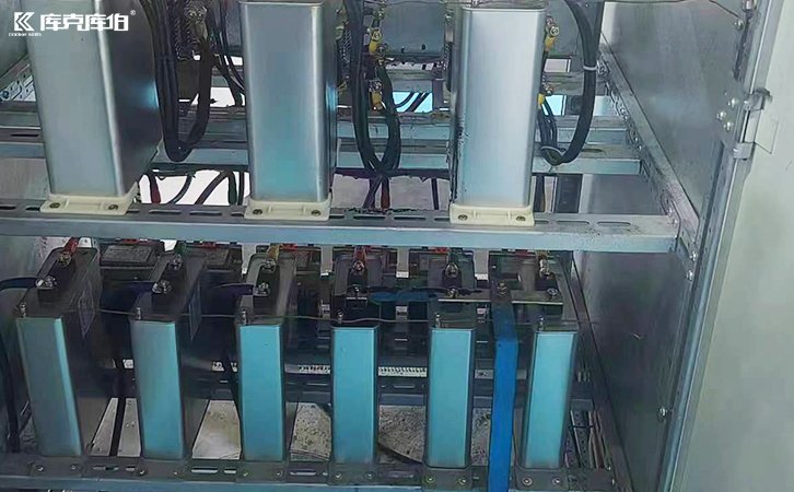 低壓電力電容器