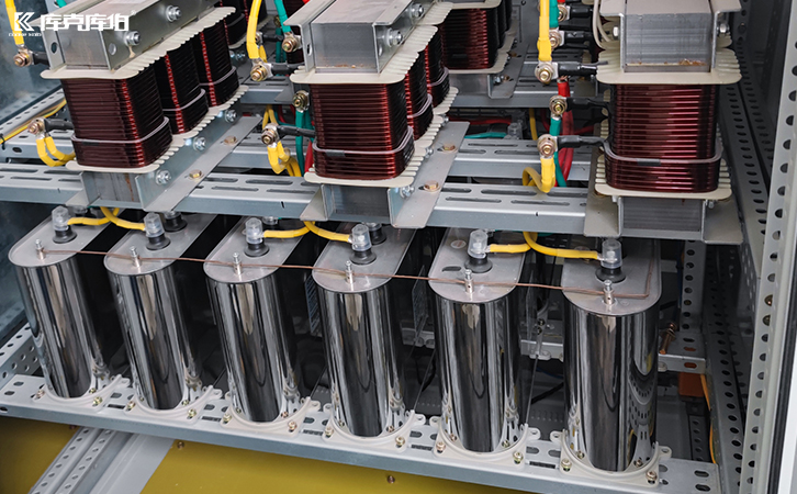 低壓電力電容器