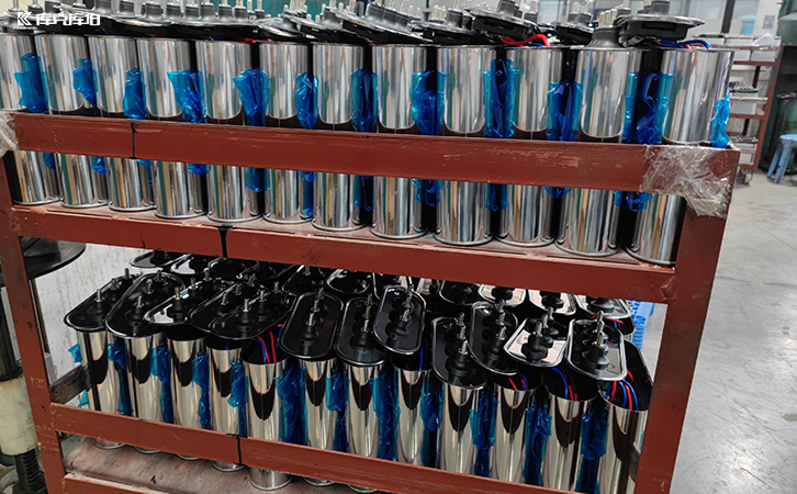 低壓電力電容器