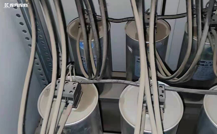 圓柱型電力電容器